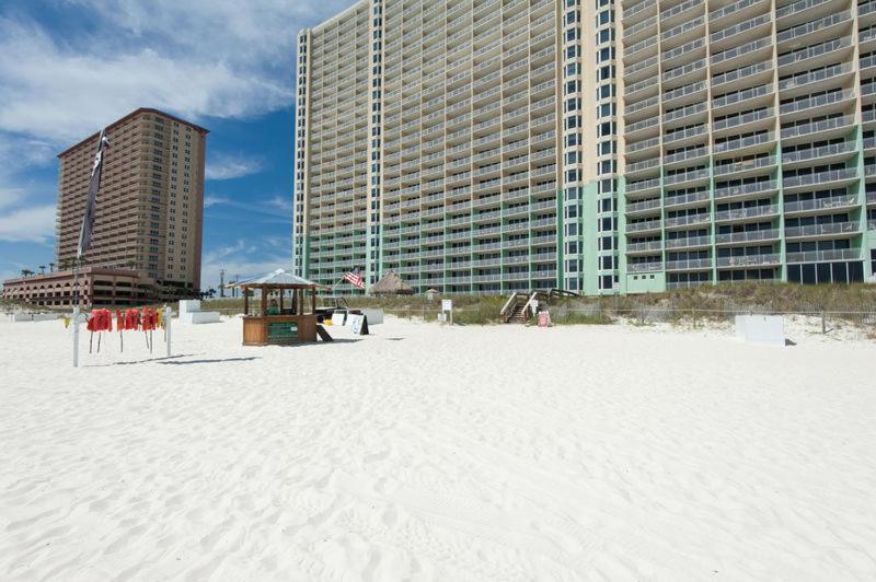 Brand New Throughout! Emerald - Gulf Front! Sleeps 8!
