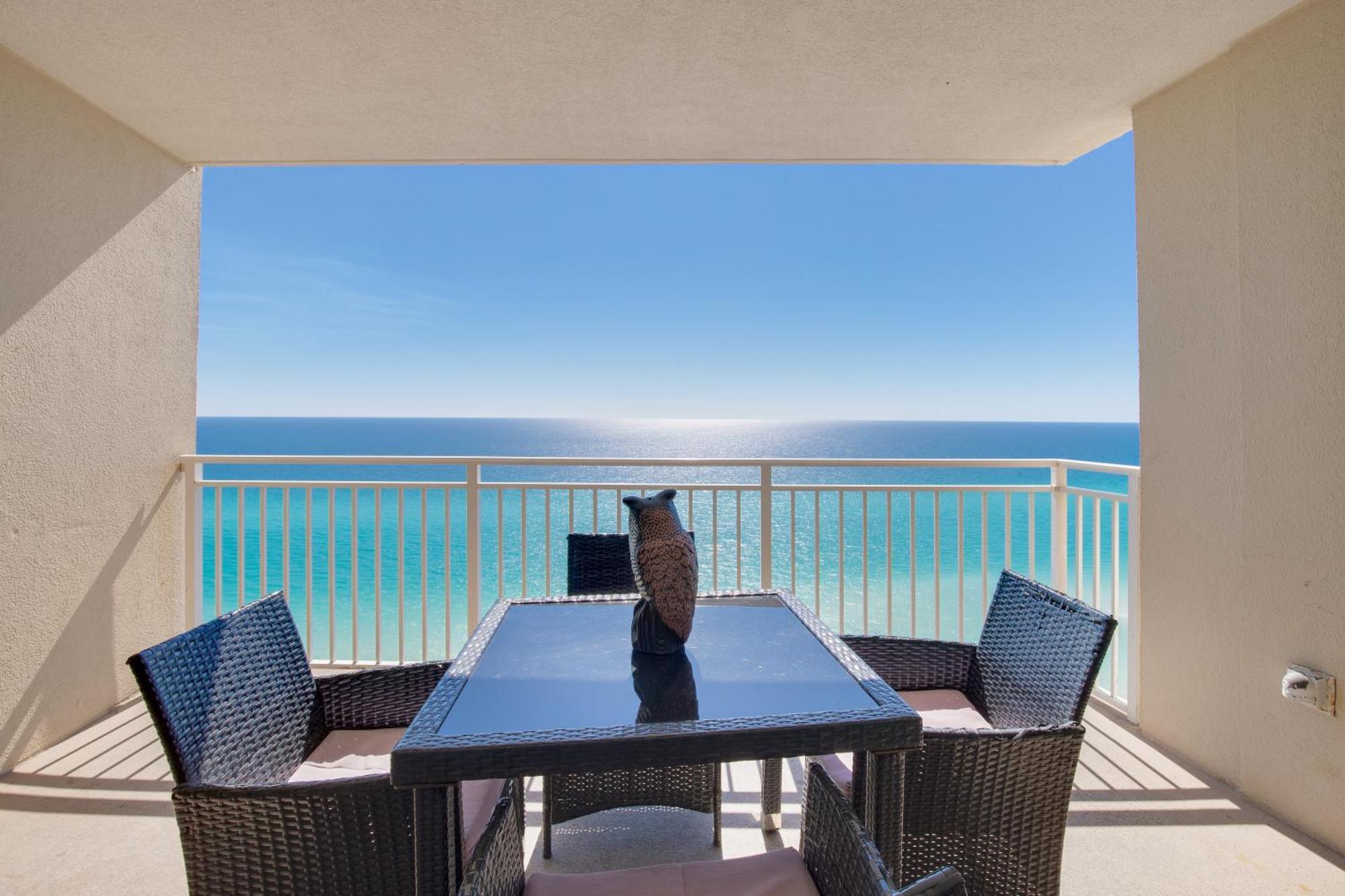 Brand New Throughout! Emerald - Gulf Front! Sleeps 8!