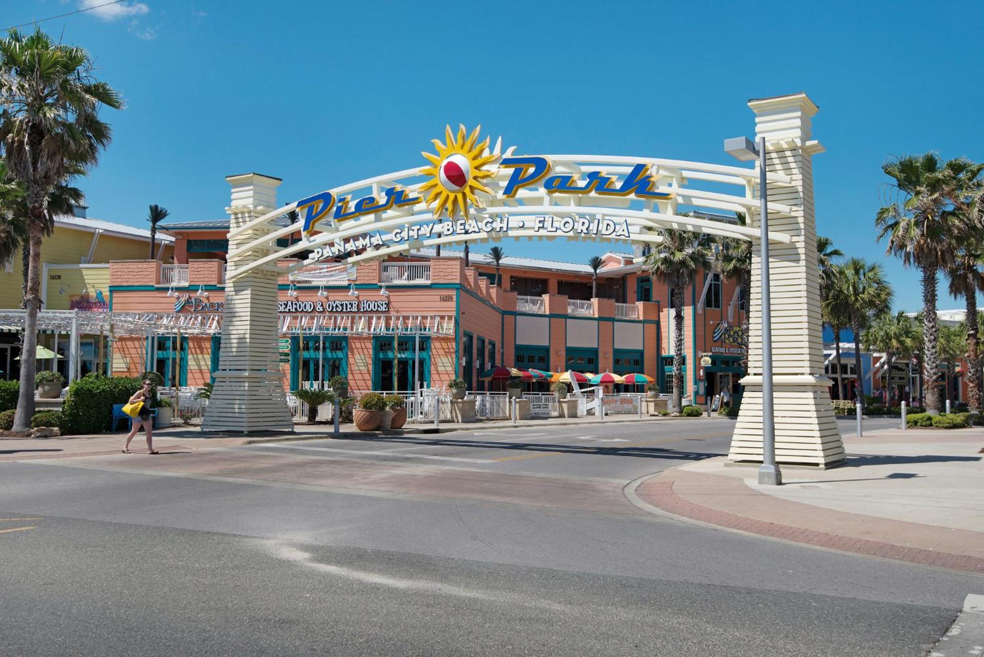 Brand New Throughout! Emerald - Gulf Front! Sleeps 8! Panama City Beach